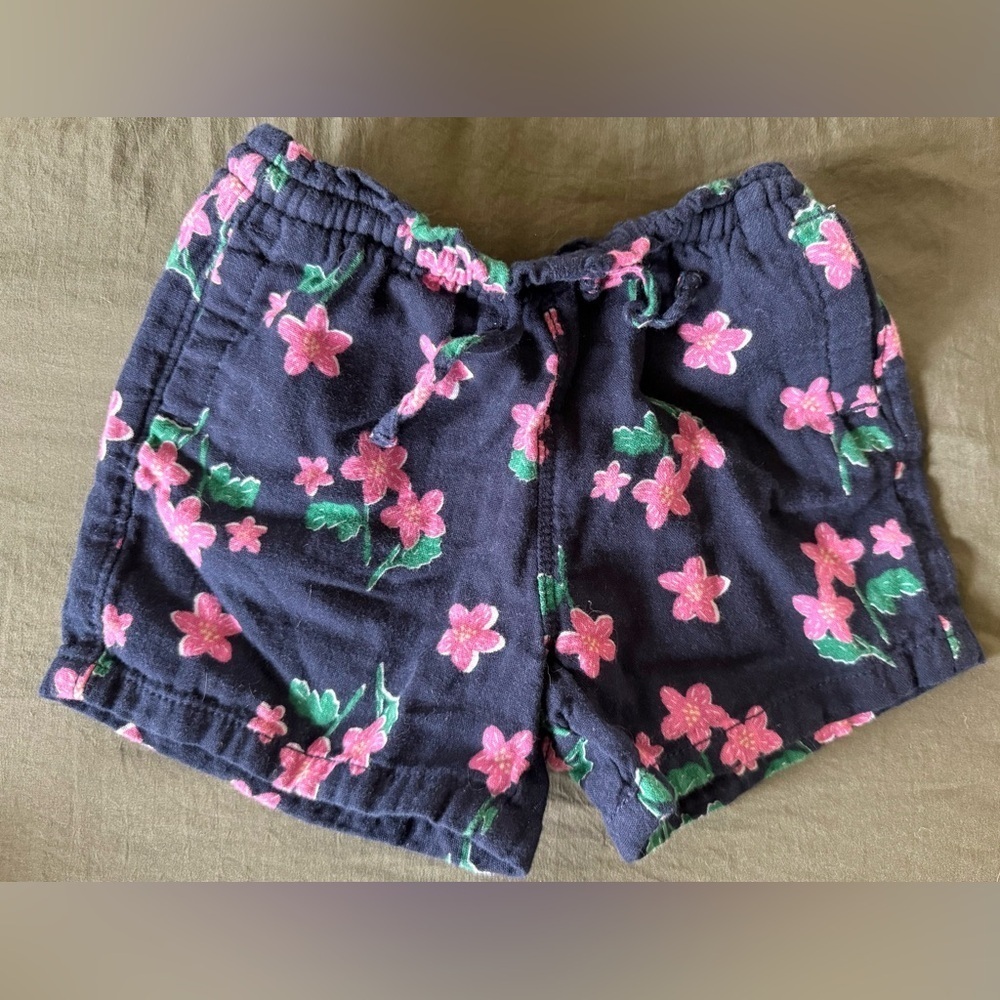 🌸 Old Navy Girls Navy Floral Cotton Shorts – Size 3T